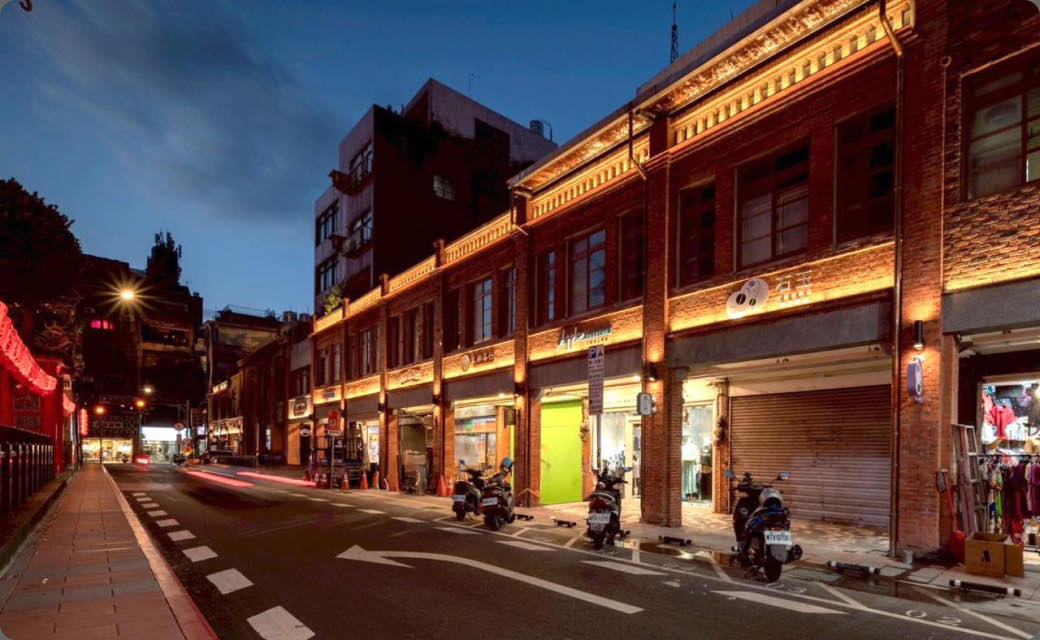 民權路與成功路綠意慢遊道夜景示意圖